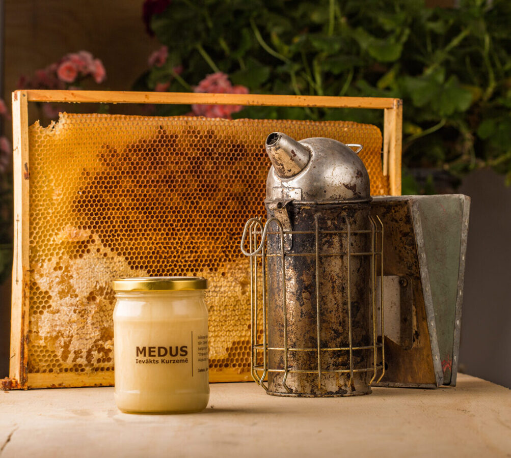 Biškopības produkti no “APIKARE”