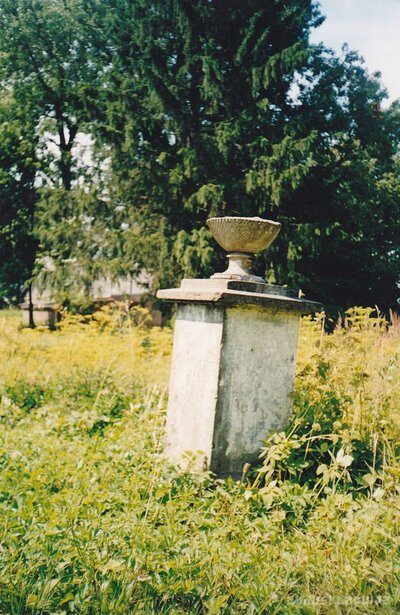 A fragment of a vase from Vibiņu manor in the park of the manor