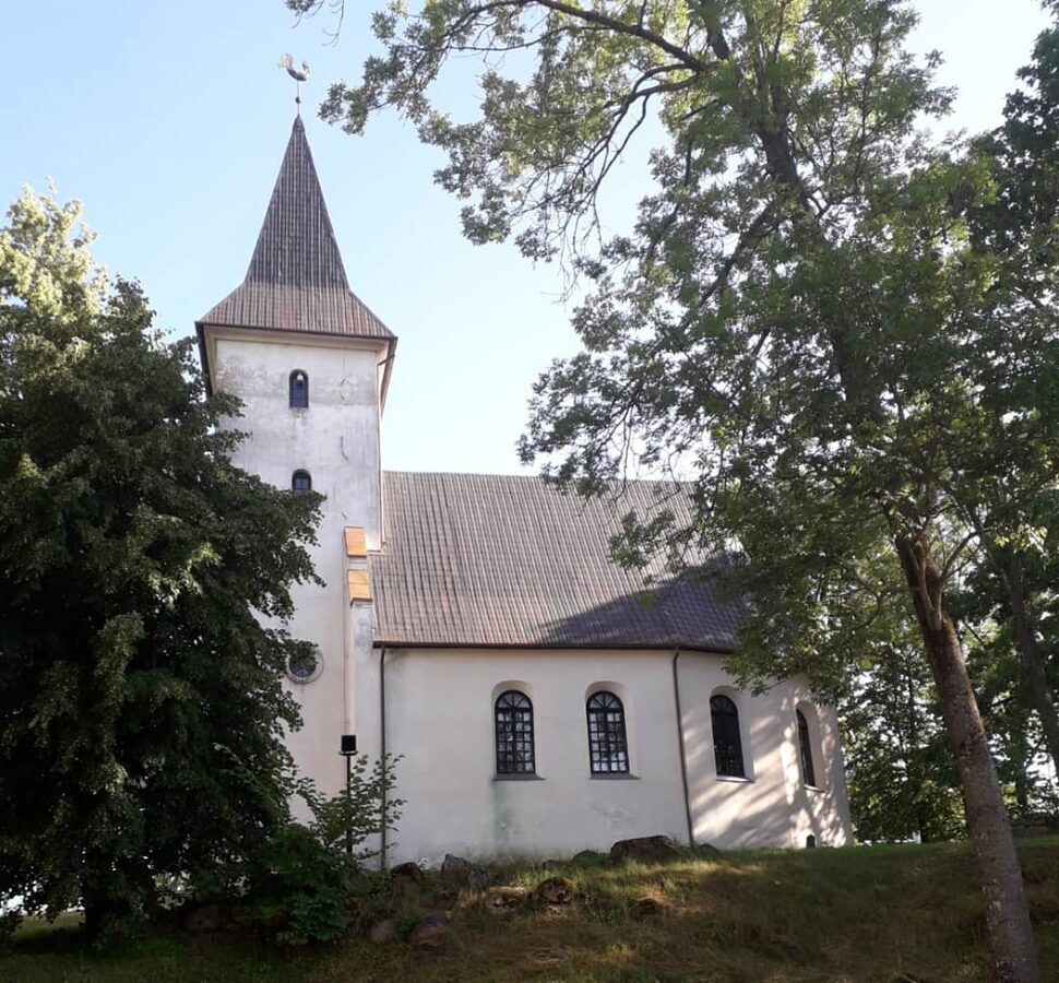 Priekules luterāņu baznīca un Ikars