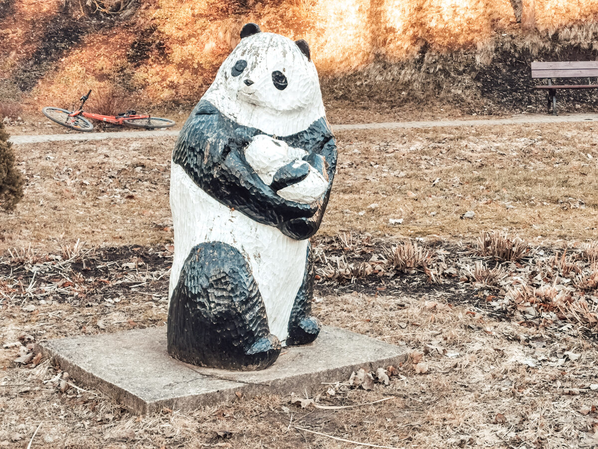 Skulptūra Pandas mamma ar mazuli 