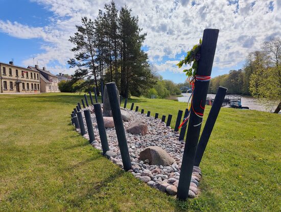 Skulptūra “Akmens laiva”