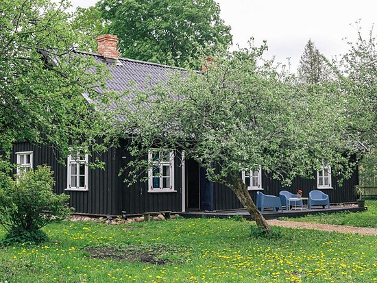 Brīvdienu māja "Lakstīgalas"/"Nightingale"