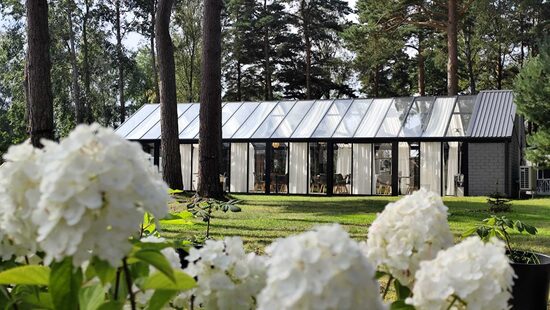 Banketu un pasākumu telpas viesu namā "Saulgriezes"