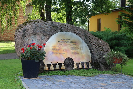 Memorial Site for the People of Dunika Deported to Siberia