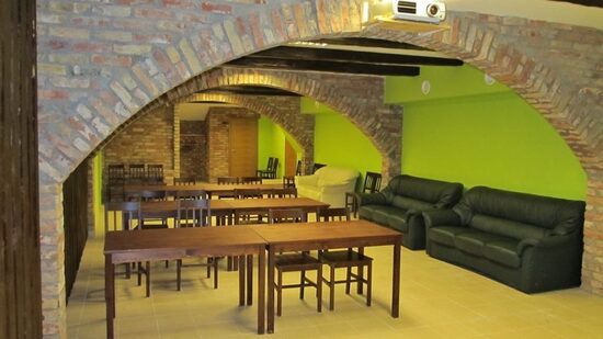 Kafejnīca “Zem liepas” 