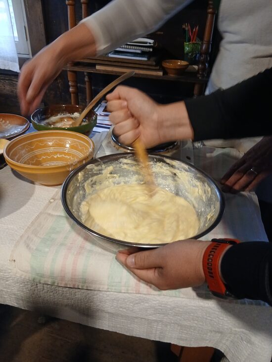 Ēdienu gatavošanas un rokdarbu meistarklases Rucavas tradīciju namā "Zvanītāji" 