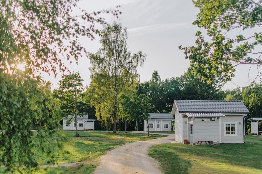 Glempingas "Bārtas krasts"