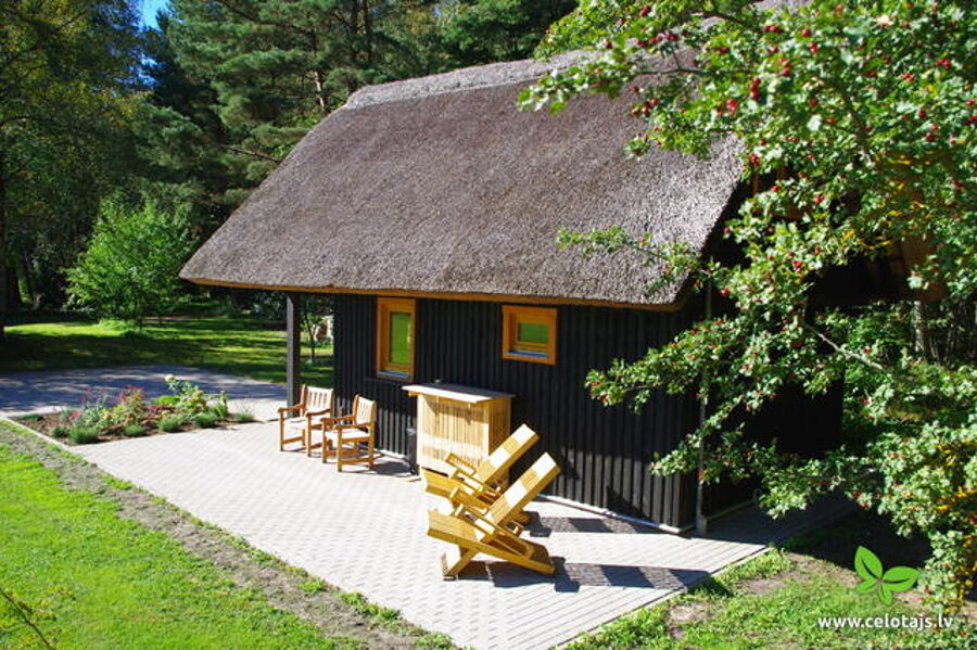 Brīvdienu māja "Laimes Stari"