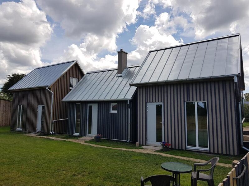 Kotedžai "Svītrainās mājas"