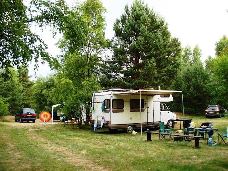 Kempings “Veckurši”