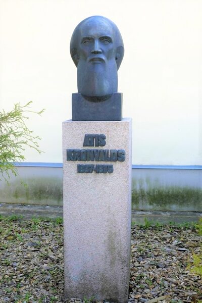 Monument to Atim Kronvaldam