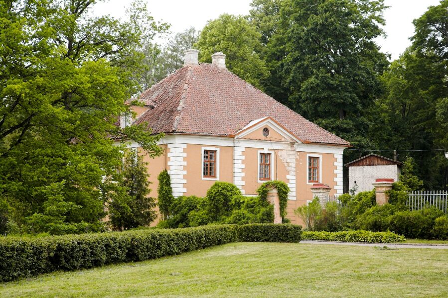 Cavalier House and Barn