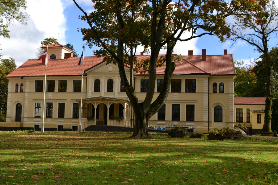 Lažas - Padure manor