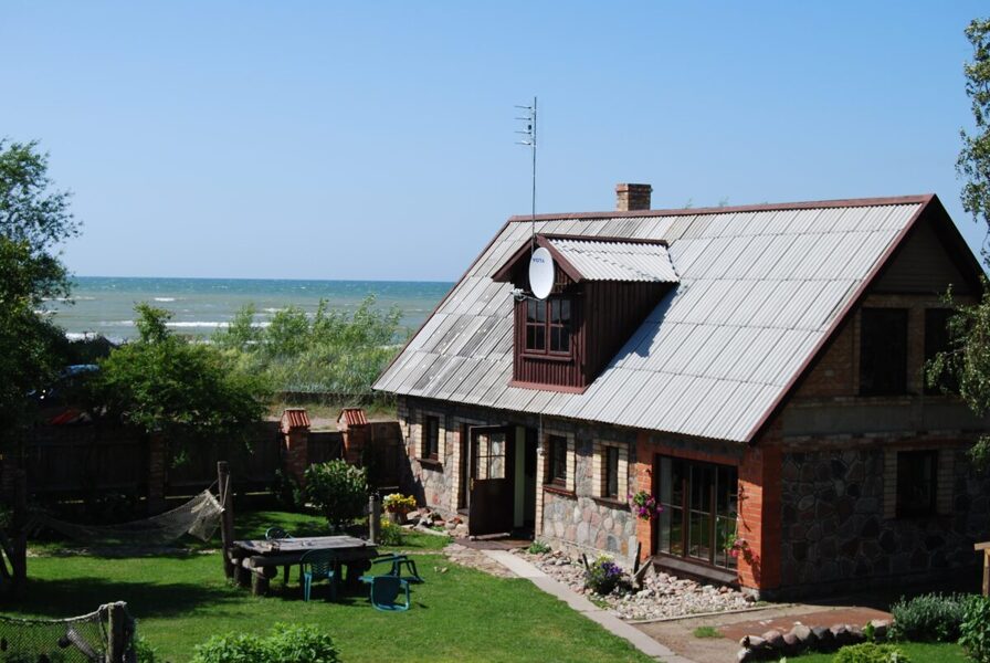 Brīvdienu māja "Vējš vītolos"