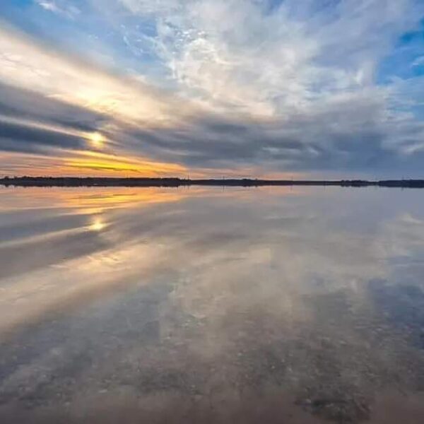 Ulvis Nicis, drīkst izmantot arī kā ULVIS NICIS Photography "Durbes ezers kā spogulis!" Du