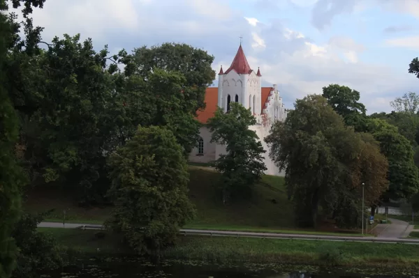 Rūta Mazdrevica "Skats uz Aizputes baznīcu"
